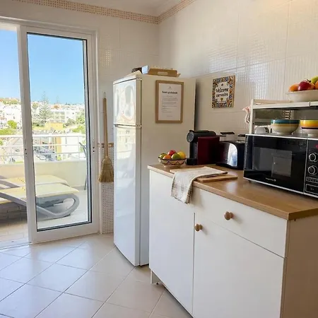 Brunos T2 With Sea View And Garage In